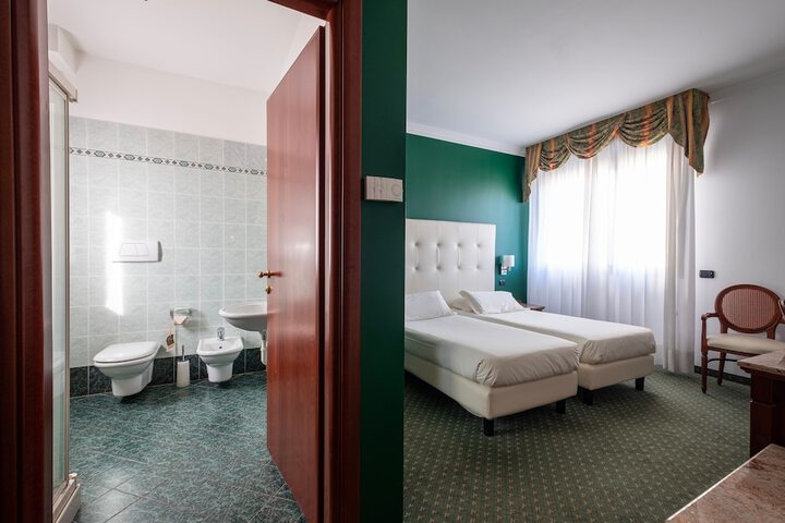 Room 19 of 31