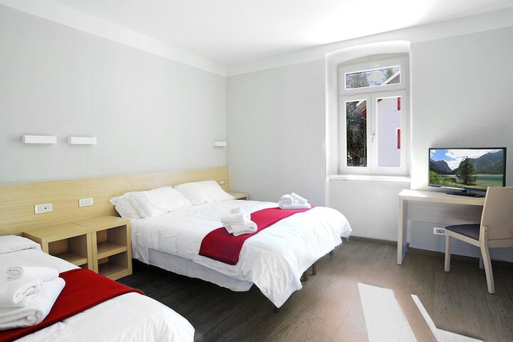 Room 9 of 47