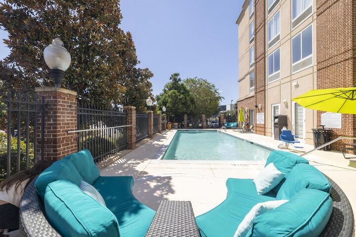 Pool Hotel