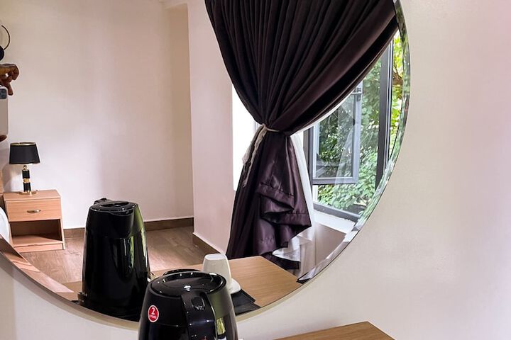 Room 4 of 11