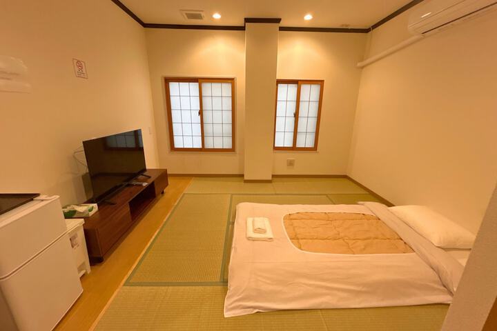 Room 12 of 36