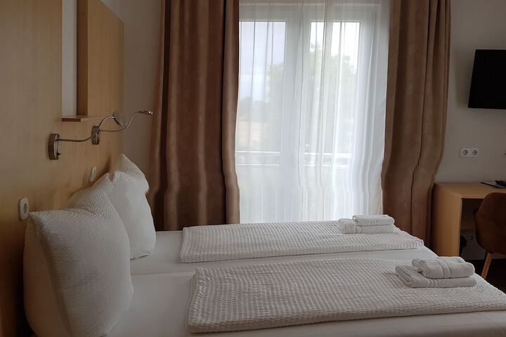 Room 8 of 54
