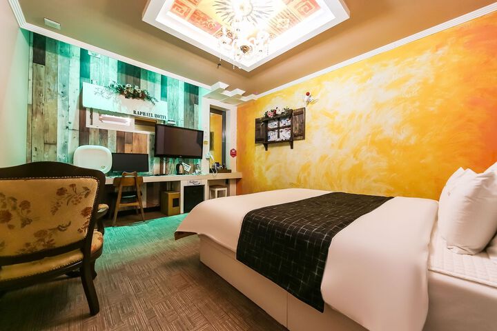 Room 70 of 80