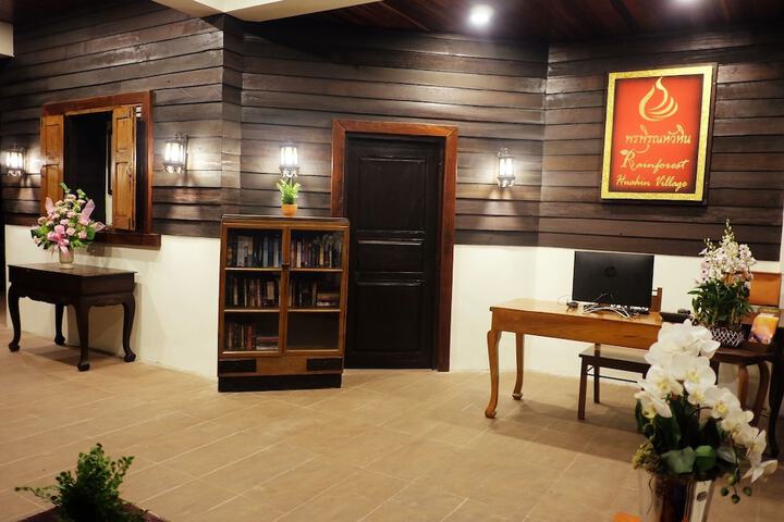 Hotel Interior 3 of 32