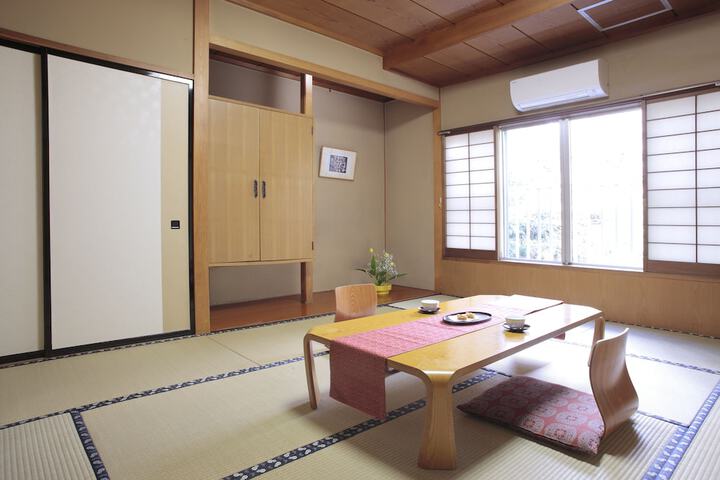 Room 13 of 94