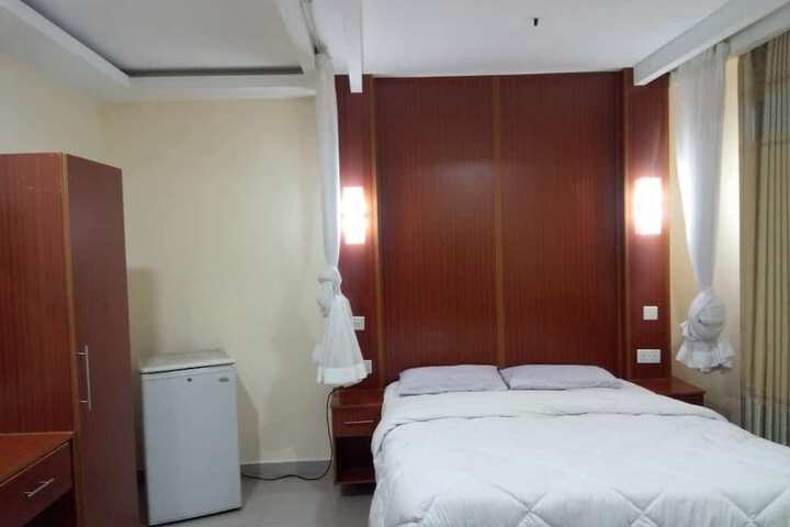 Room 10 of 64