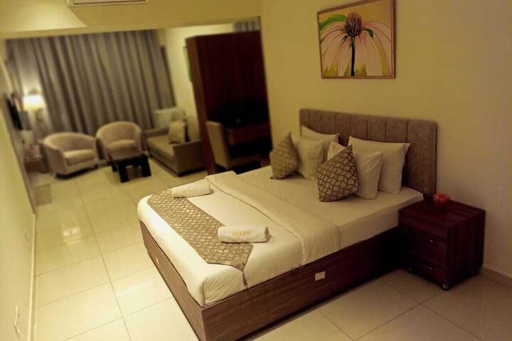 Room 16 of 40
