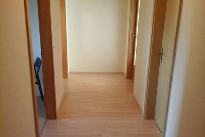 Room 10 of 16