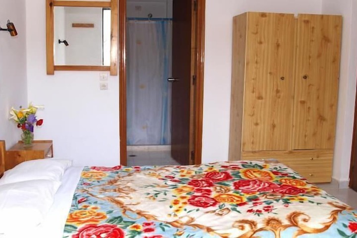 Room 8 of 31