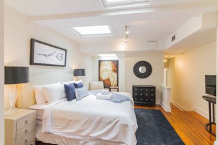 Room 32 of 34