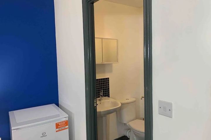 Room 11 of 13