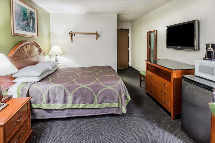 1 King Bed (14 of 20)