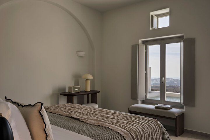 Room 7 of 76