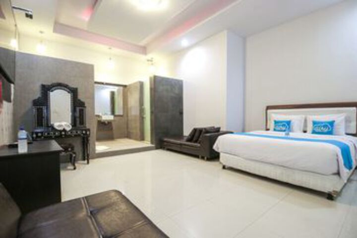 Room 10 of 24