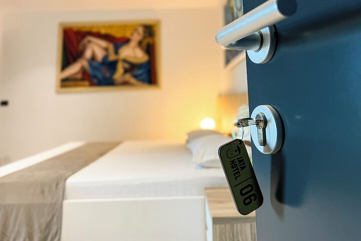 Room 44 of 70