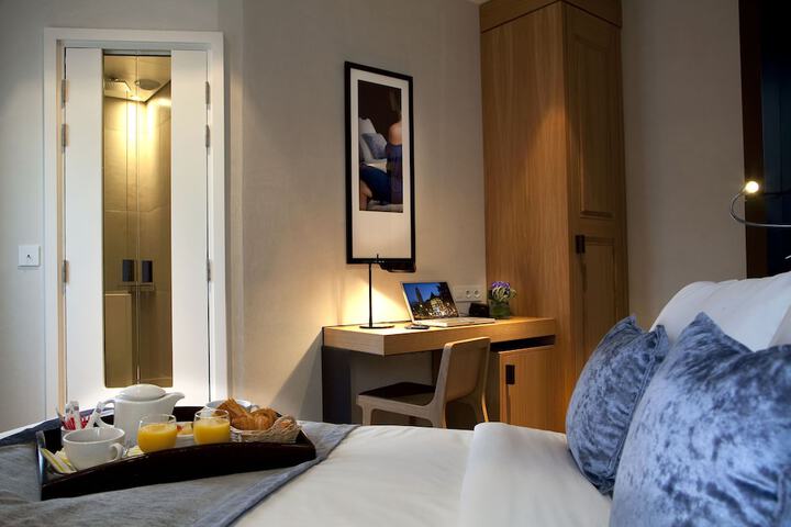 Room 17 of 35