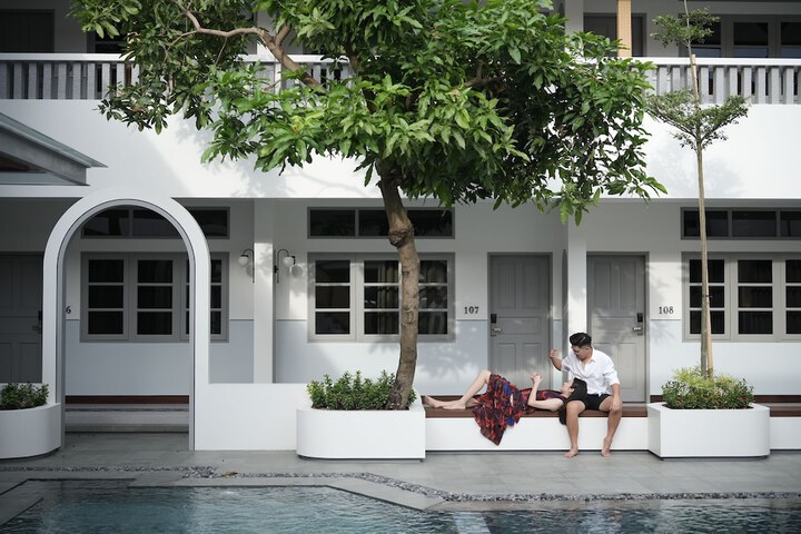 Pool 14 of 26