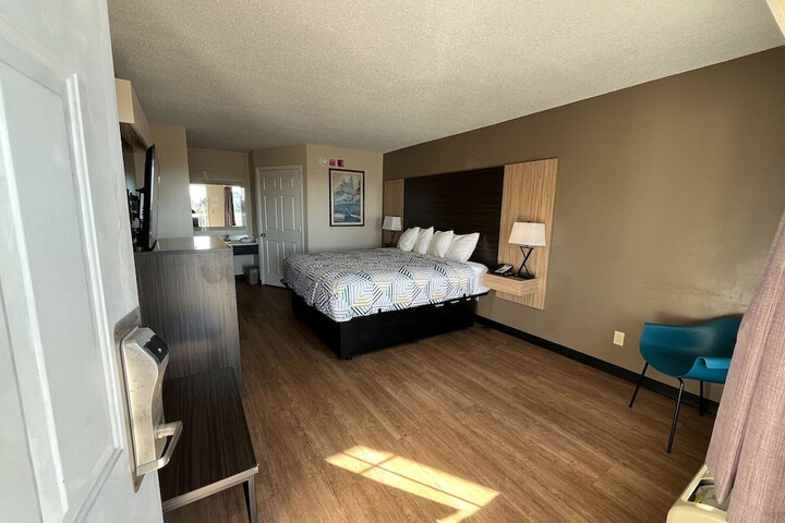 Room 19 of 46