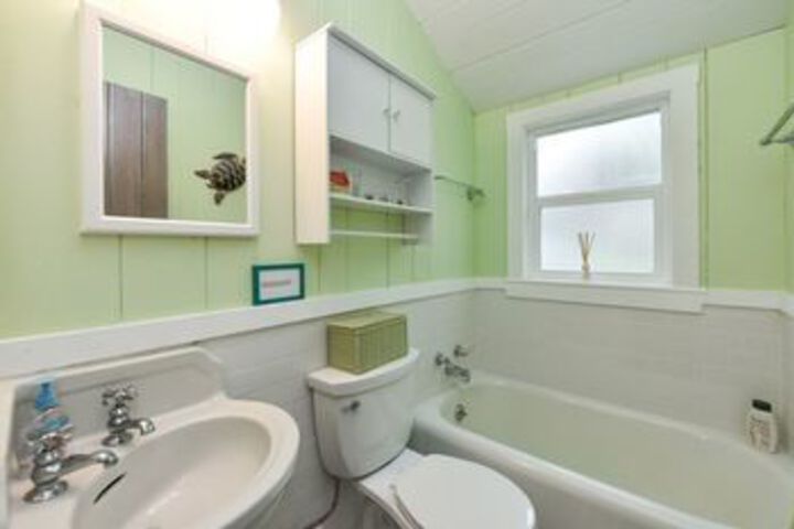 Room 6 of 27