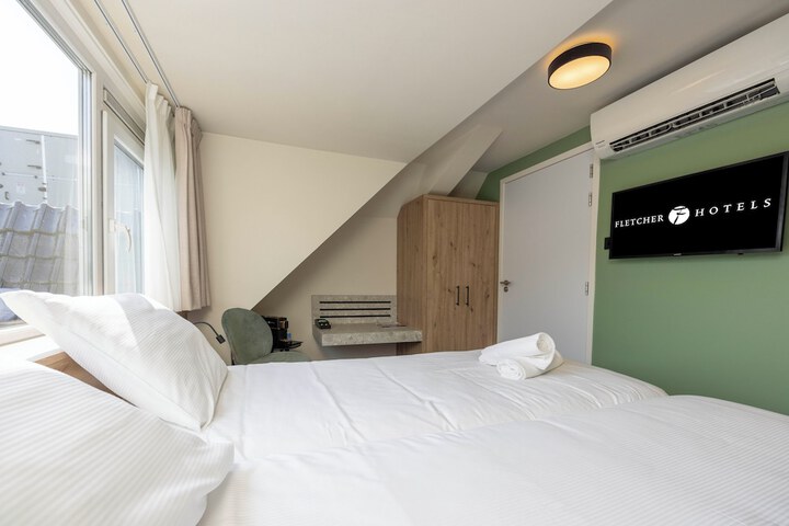 Room 16 of 45