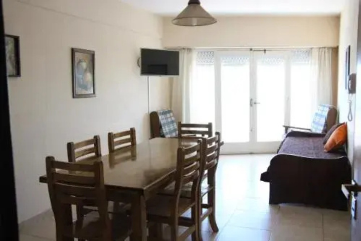 Room 4 of 11