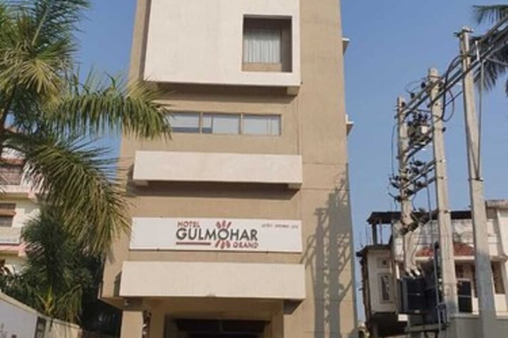 Hotel Gulmohar Grand
