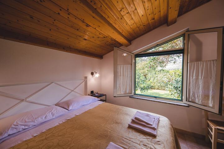 Room 6 of 75