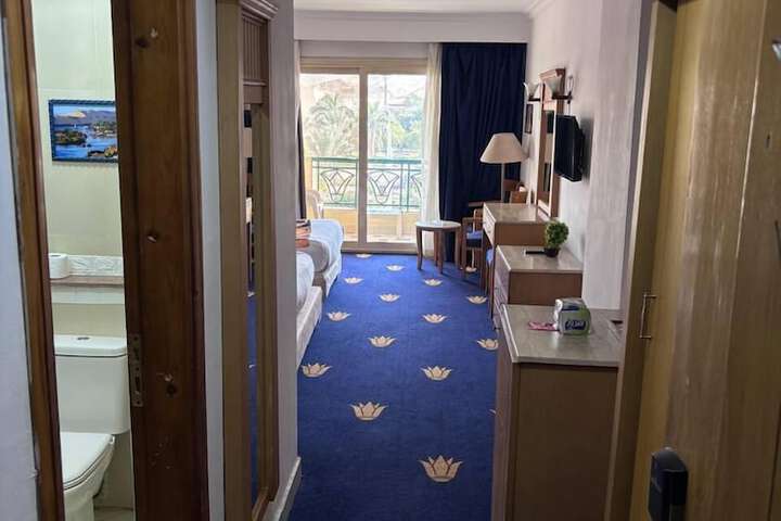 Room 16 of 117