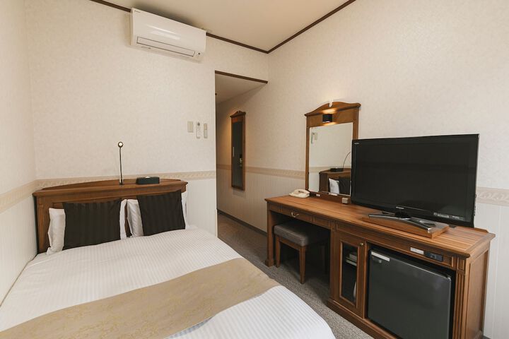Room 16 of 39