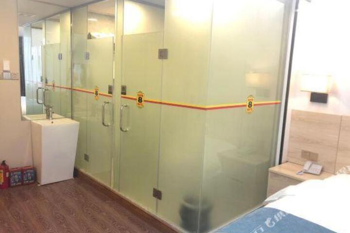 Image of Super 8 Hotel