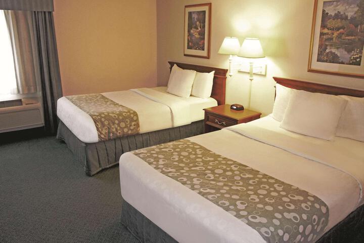 1 King Bed (5 of 19)