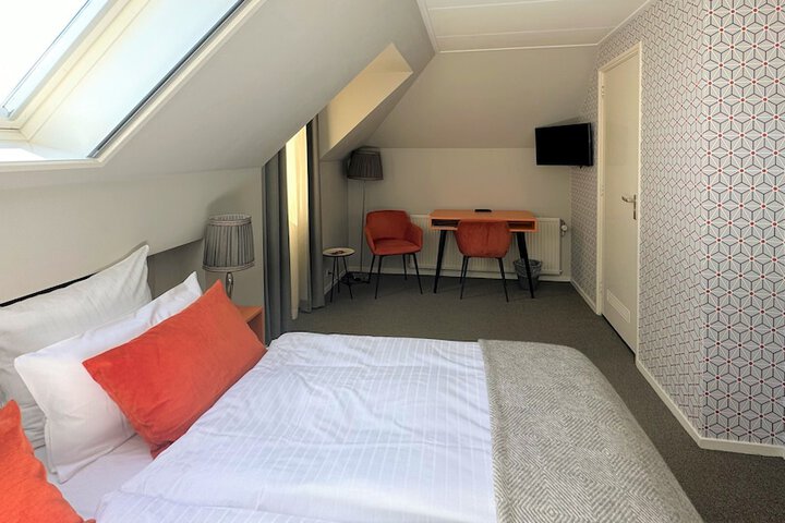 Room 22 of 49