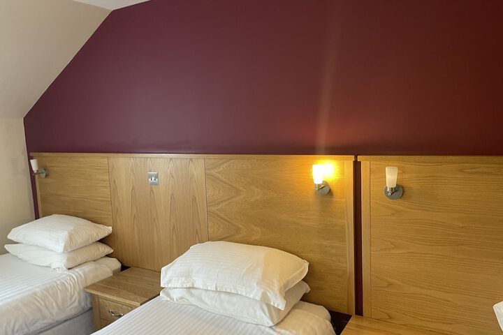 Room 10 of 66