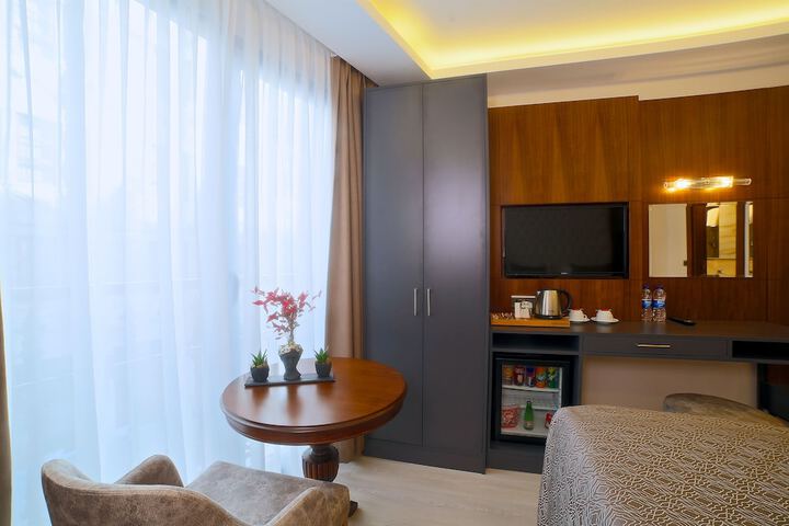 Room 43 of 73