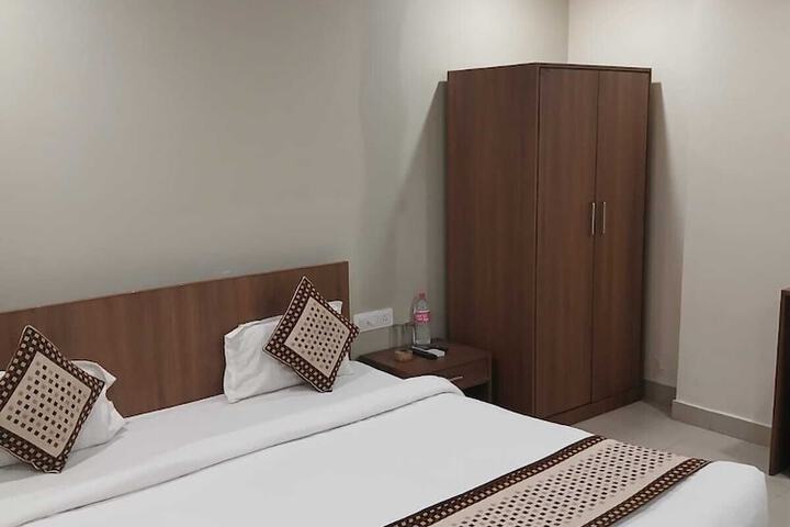 SAROVAR HILL HOTEL AND RESORT