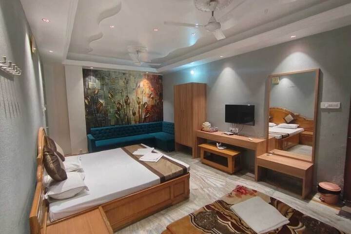 Room 7 of 23