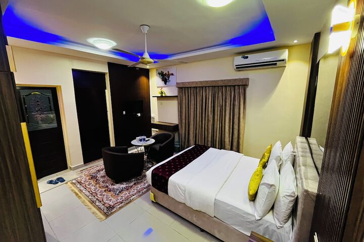 Room 14 of 21