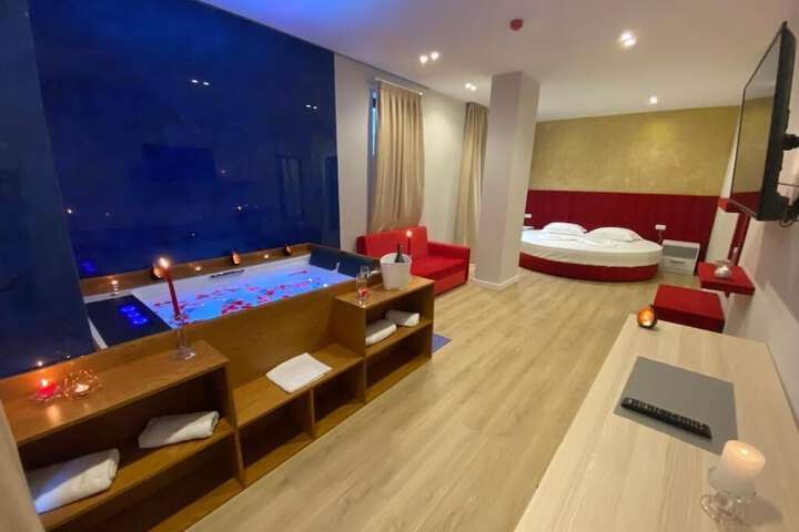 Room 43 of 73