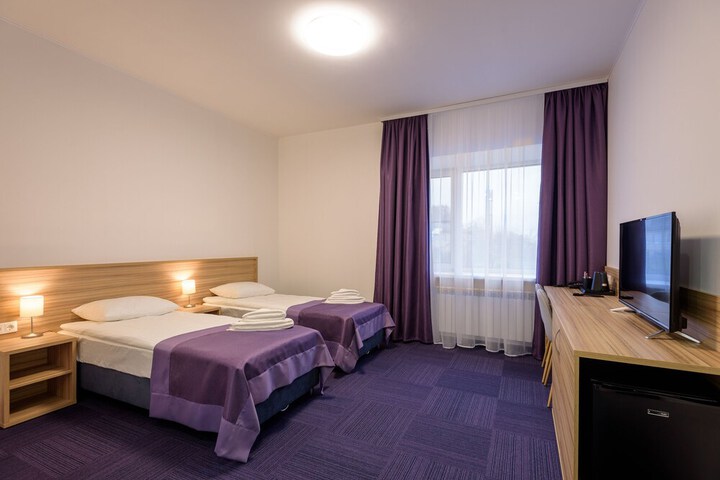 Room 11 of 24