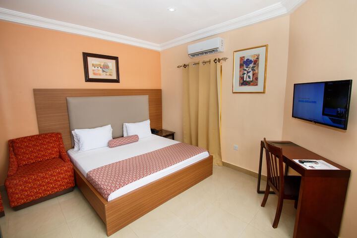 Room 6 of 44