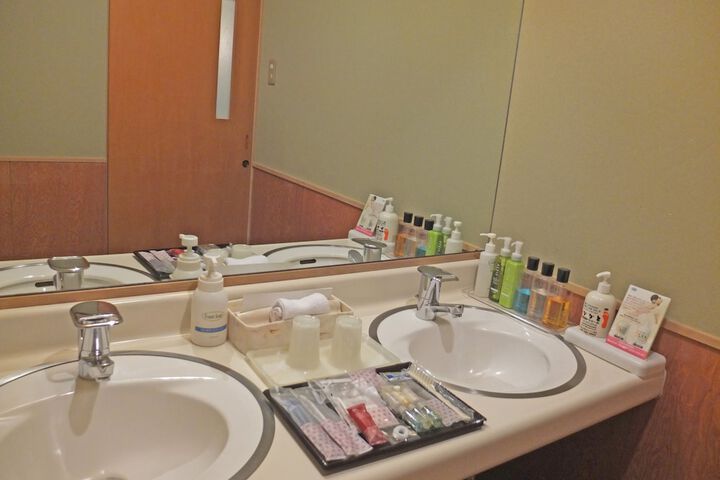Room 34 of 65
