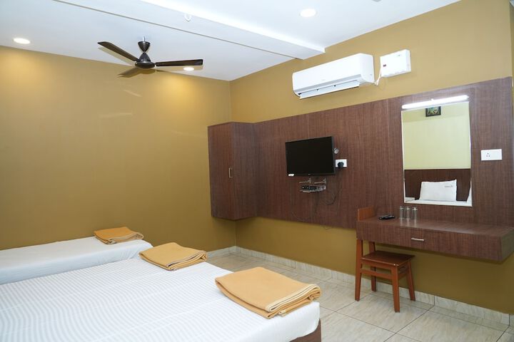 Room 13 of 21