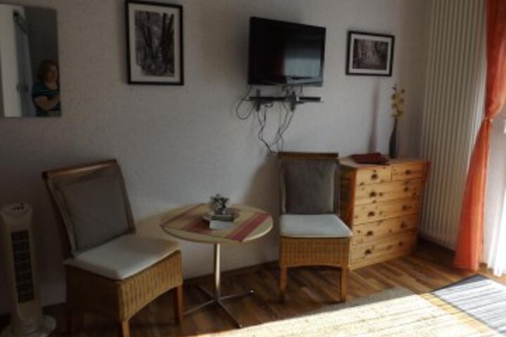 Room 7 of 33