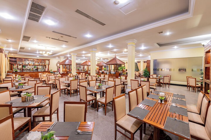 Dining 88 of 133