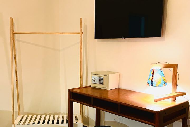 Room 9 of 30
