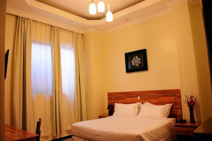Room 2 of 39
