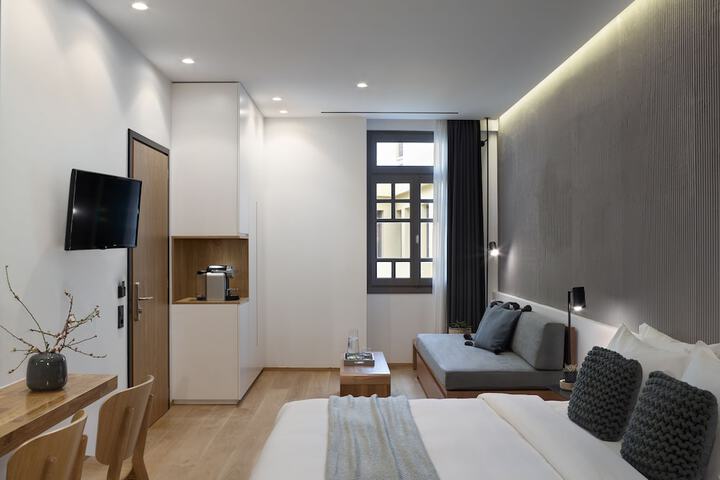 Room 44 of 71