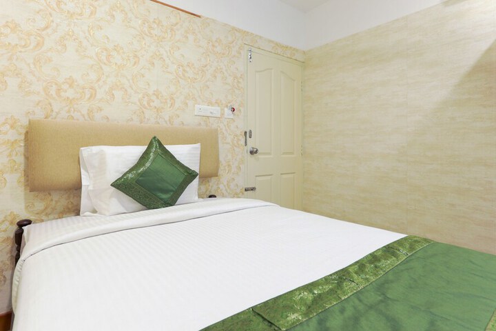 Room 8 of 39