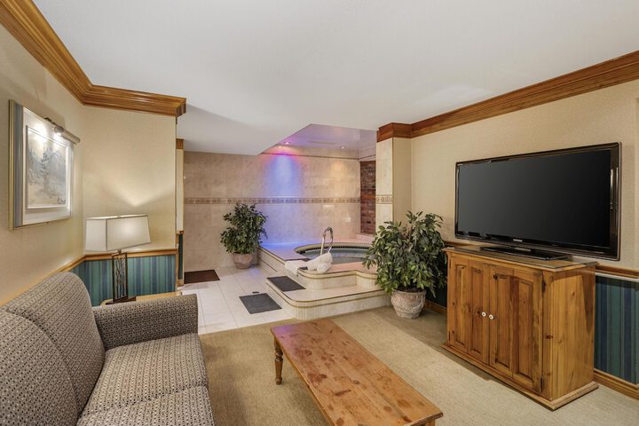Room 15 of 76