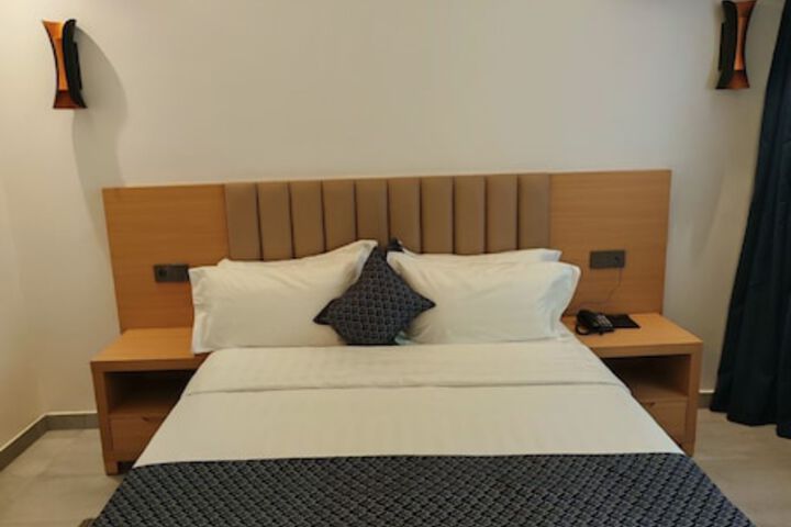 Room 6 of 29